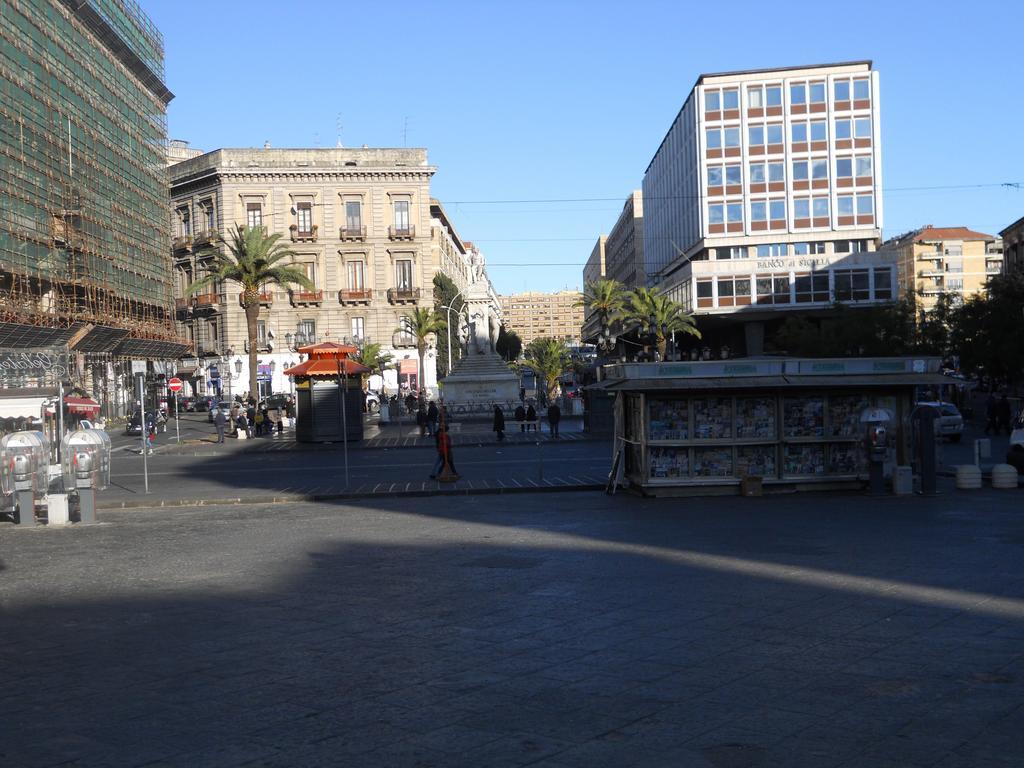 Catania Crossing B&B - Rooms & Comforts Bagian luar foto