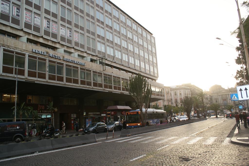 Catania Crossing B&B - Rooms & Comforts Bagian luar foto