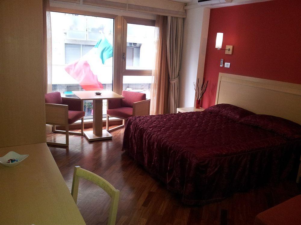 Catania Crossing B&B - Rooms & Comforts Bagian luar foto