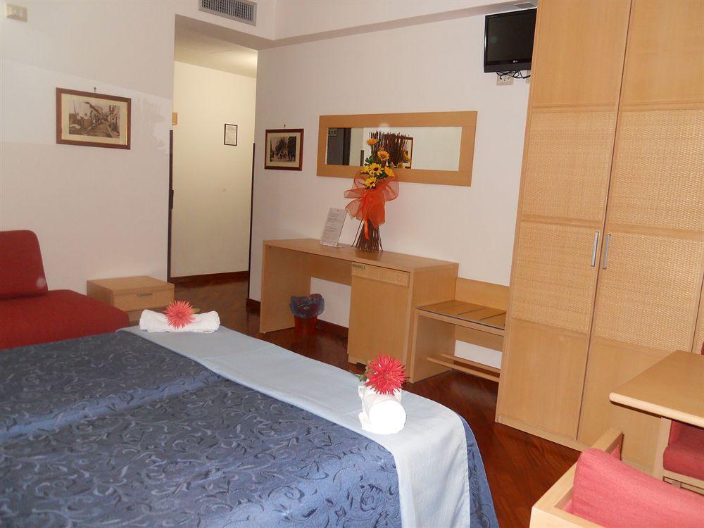 Catania Crossing B&B - Rooms & Comforts Bagian luar foto