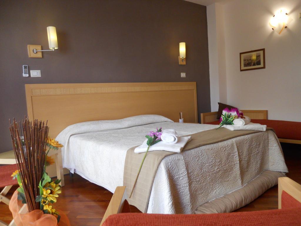 Catania Crossing B&B - Rooms & Comforts Bagian luar foto