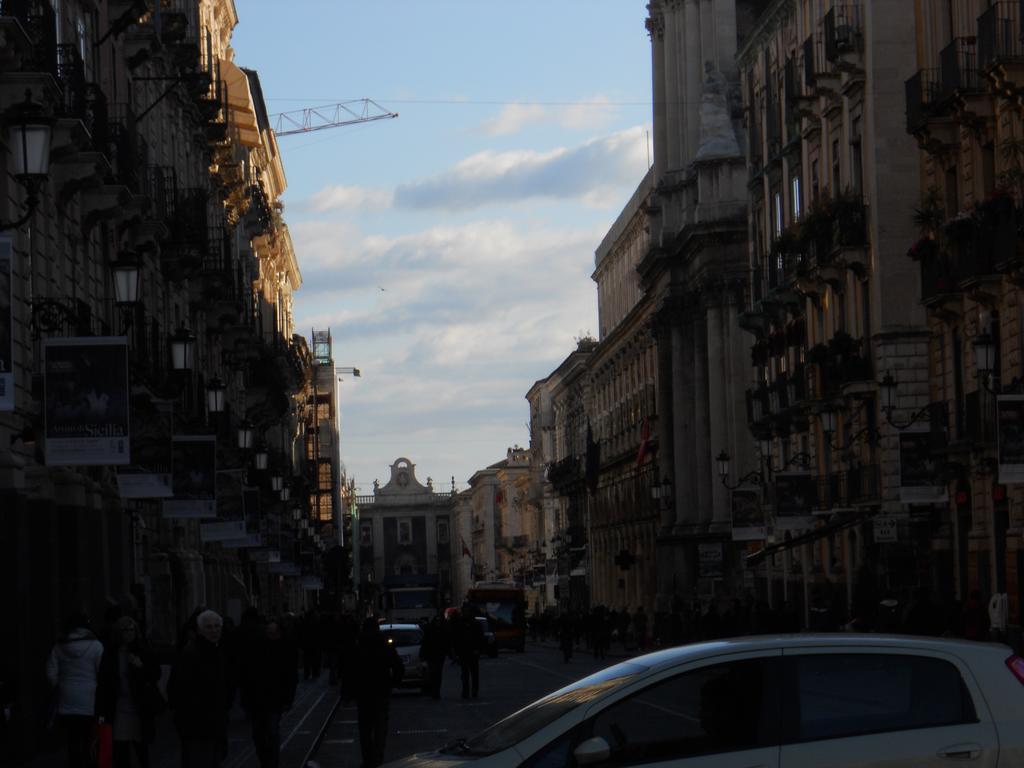 Catania Crossing B&B - Rooms & Comforts Bagian luar foto