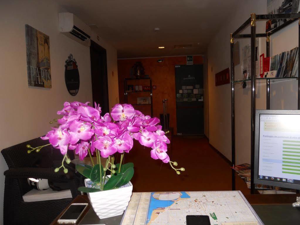 Catania Crossing B&B - Rooms & Comforts Bagian luar foto