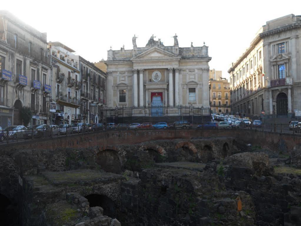 Catania Crossing B&B - Rooms & Comforts Bagian luar foto