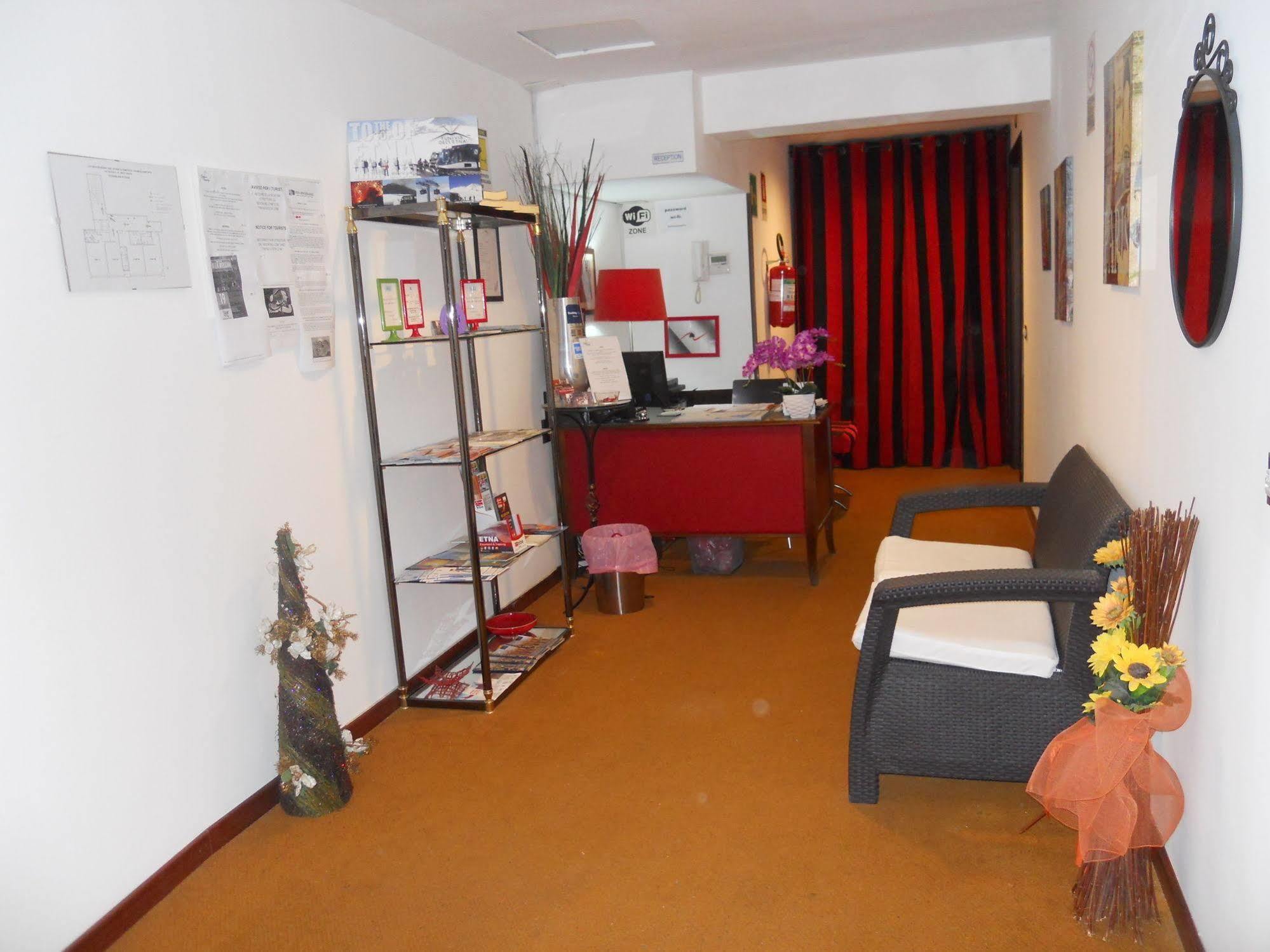 Catania Crossing B&B - Rooms & Comforts Bagian luar foto